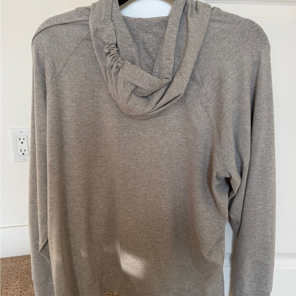 Vuori Women's Halo Oversized Hoodie Light Gray Hoodie - Never Worn - size S - Picture 4 of 4